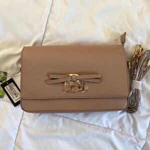 Badgley Mischka Crossbody with Bow on Plate